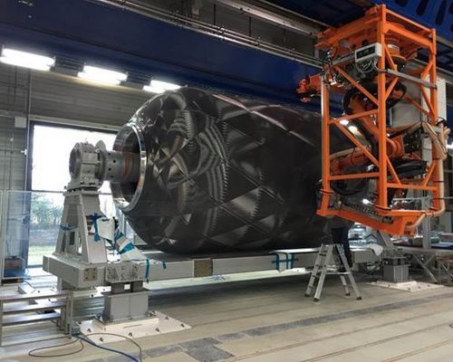 The CFRP booster demonstrator during winding operation at the DLR-ZLP