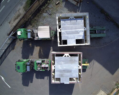 The transportation of the initial parts of the umbilical tower for shipment to Kourou (©MT Aerospace AG)
